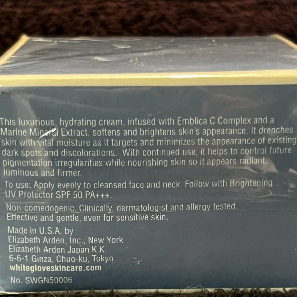 NIB SEALED Elizabeth Arden White Glove Extreme Daily Moisture Brightening Cream